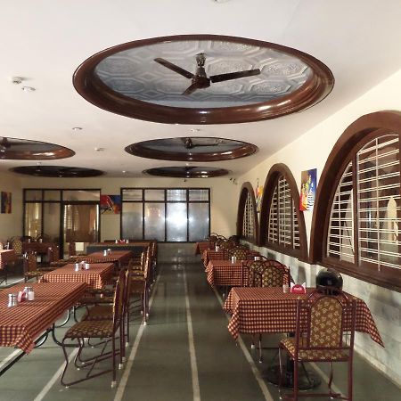 ناسيك Hotel Ayodhya المظهر الخارجي الصورة
