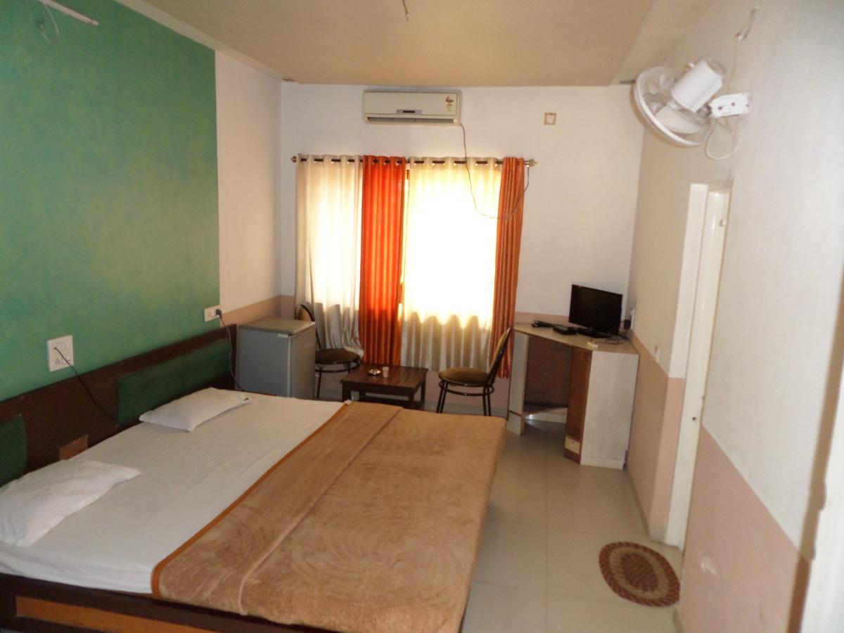 ناسيك Hotel Ayodhya المظهر الخارجي الصورة