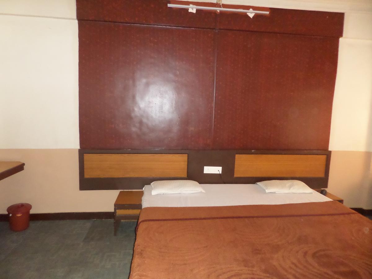 ناسيك Hotel Ayodhya المظهر الخارجي الصورة